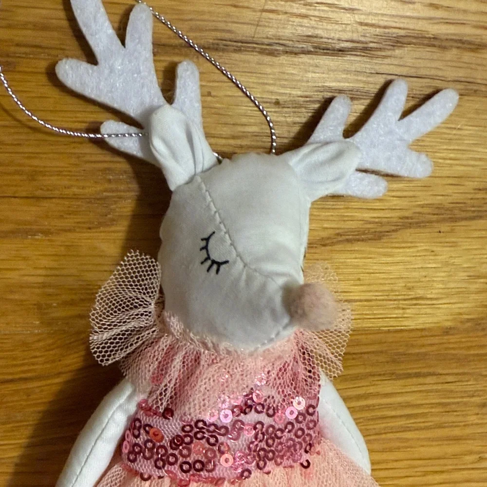 Target charming deer