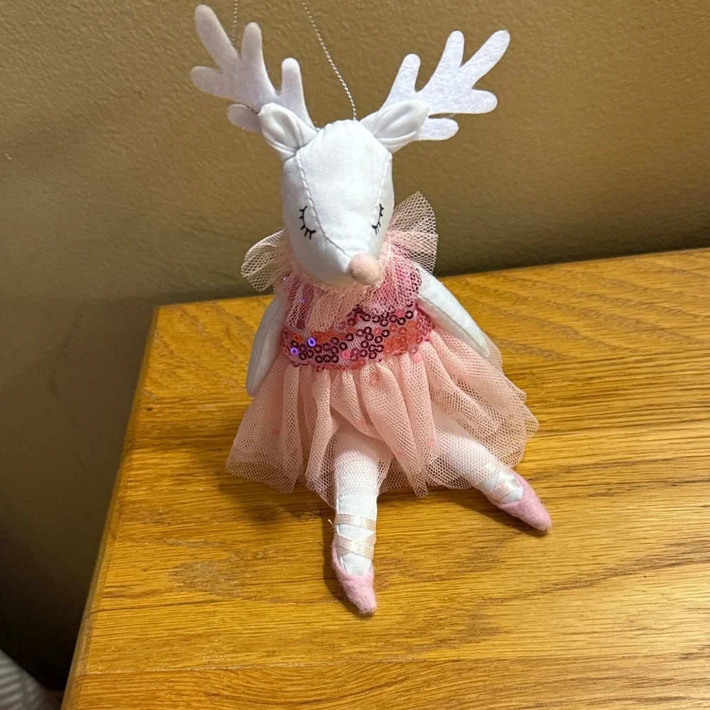 Target charming deer