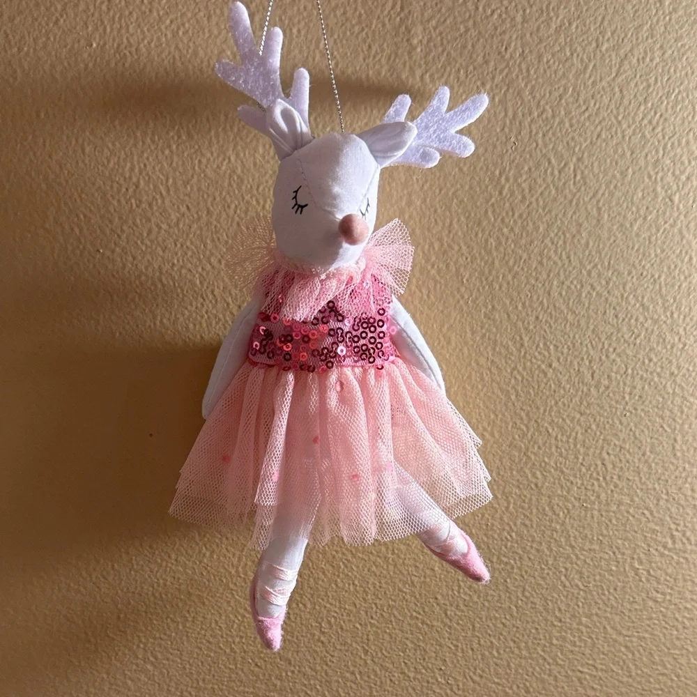 Target charming deer