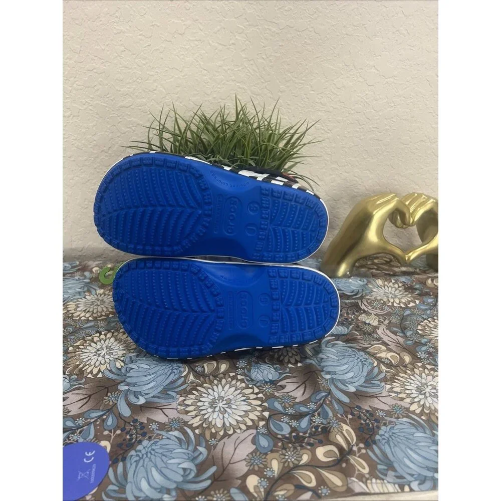 CROCS product pair