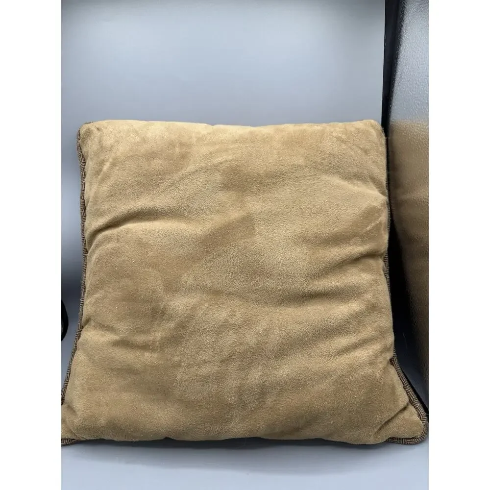 Unbranded features rustic