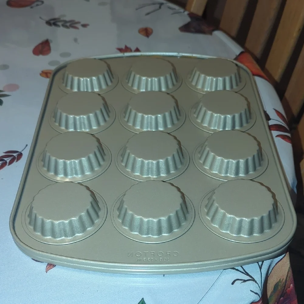 Crofton Metallic Gold Cupcake Tray