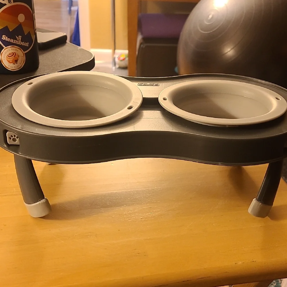 Elevated Gray Dog Feeder