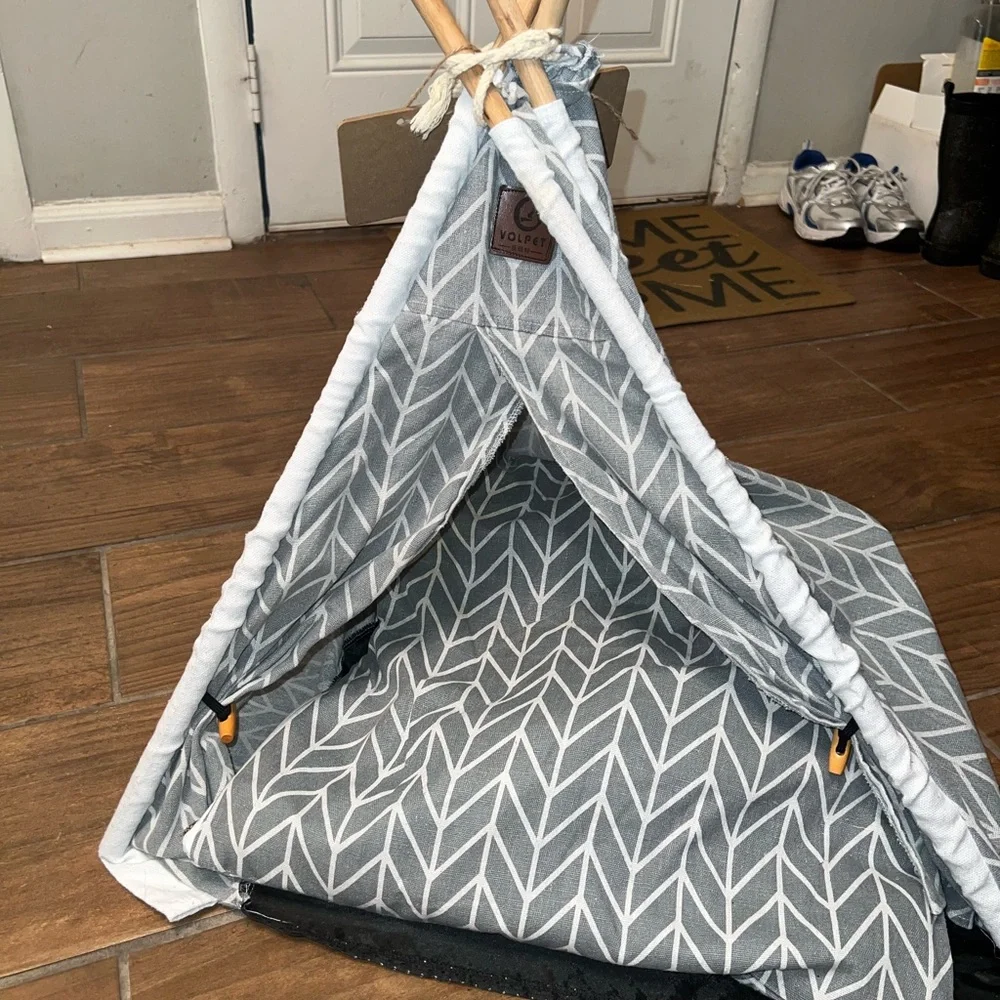 Gray Dog Teepee Bed