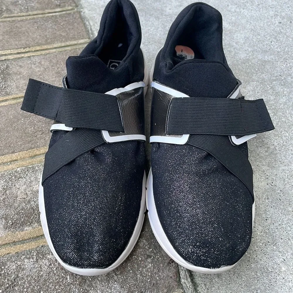 Guess Valleri Black Glitter Slip on Sneakers. Size 7