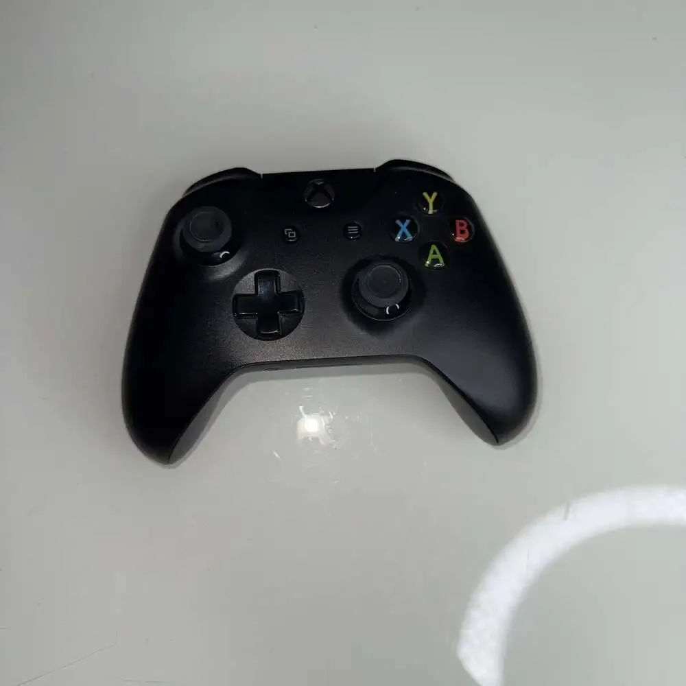 Genuine Microsoft Xbox One Wireless Controller 1708 Black Missing Cover
