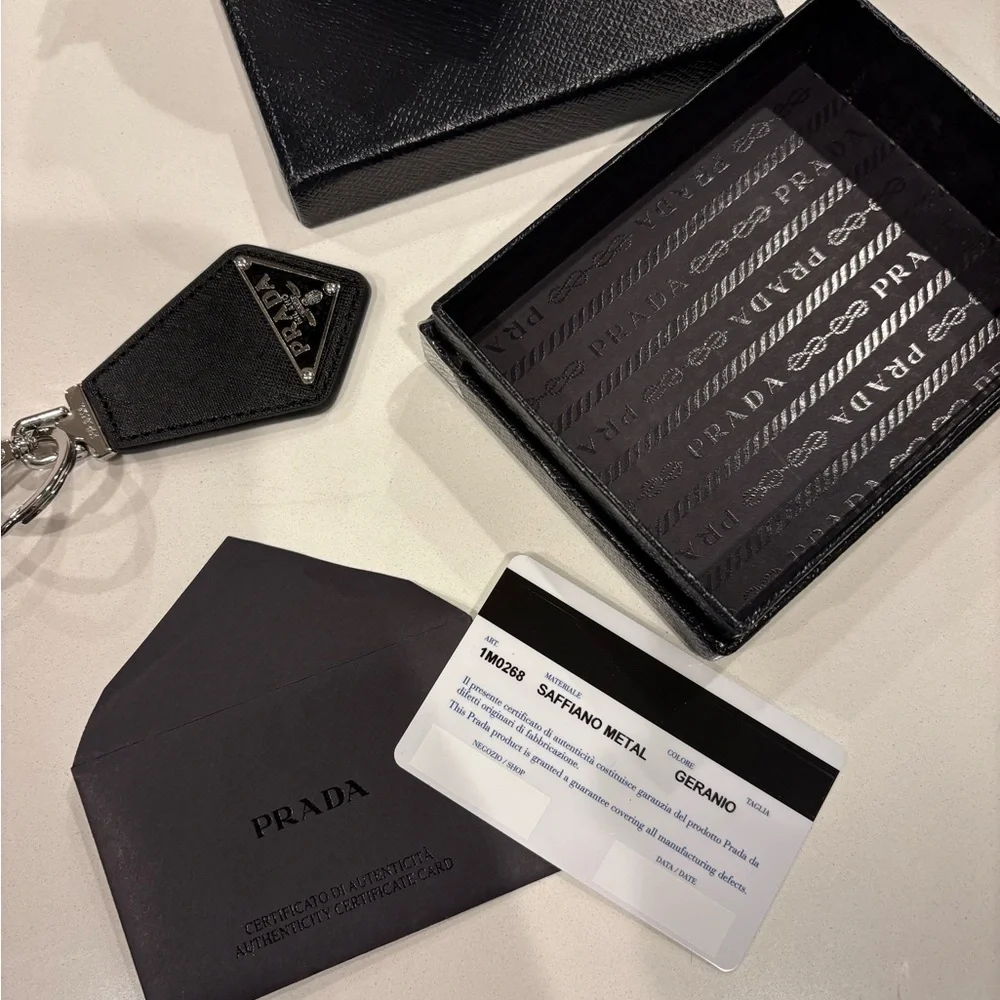 Saffiano Prada metal keychain men’s or womens logo with card and box