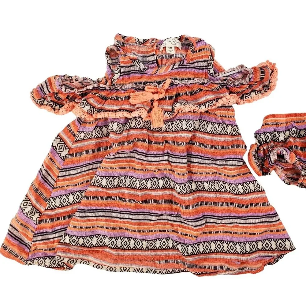 Jessica Simpson openings joyful flair