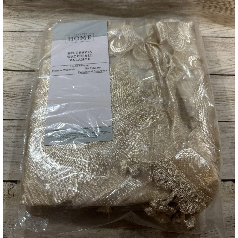 JcPenney Home Belgravia Waterfall Valance 58 x 38 Ivory Beige New in Pkg GTub11