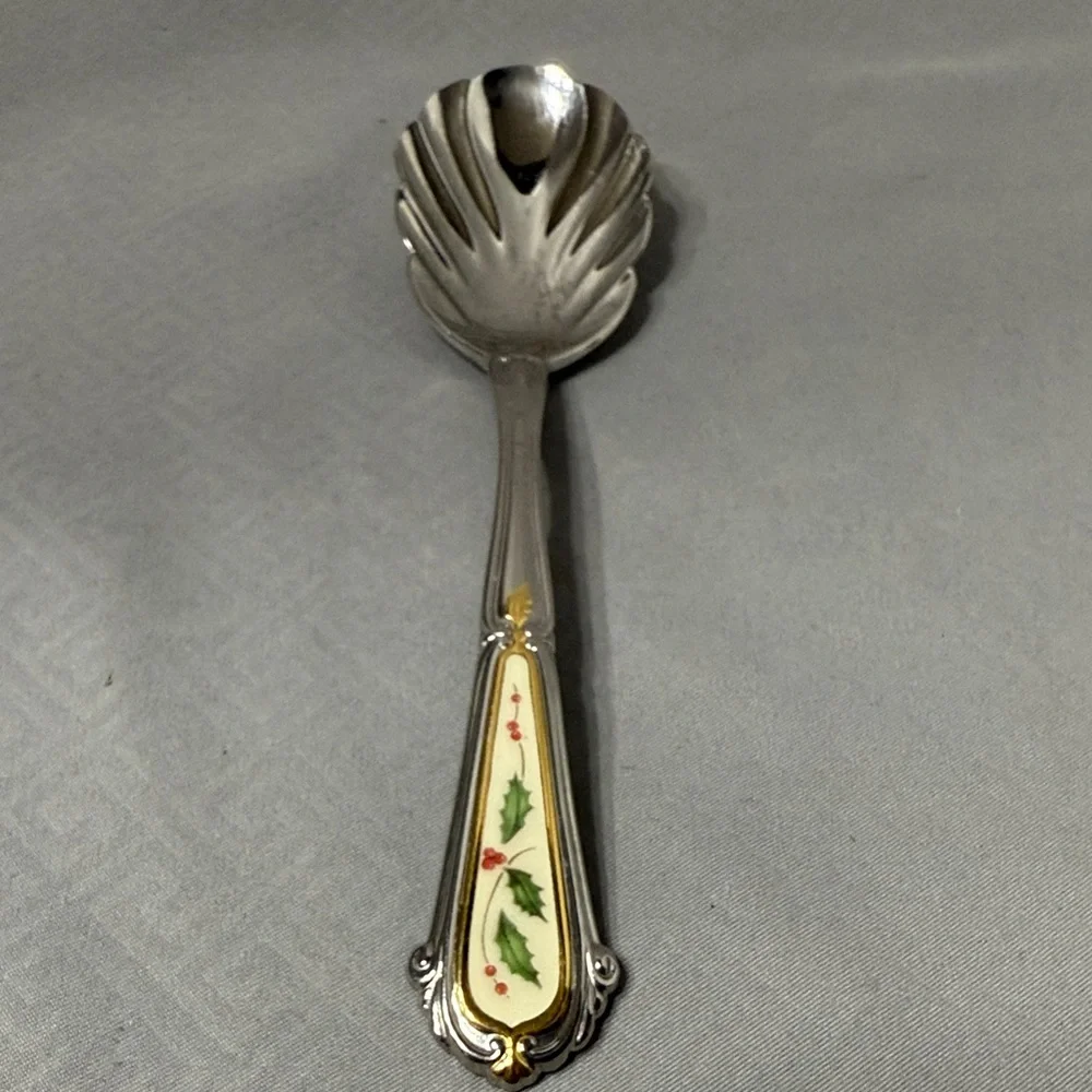 Lenox Holiday Holly Berry Stainless Steel Scalloped Shell Sugar Spoon Vtg Japan