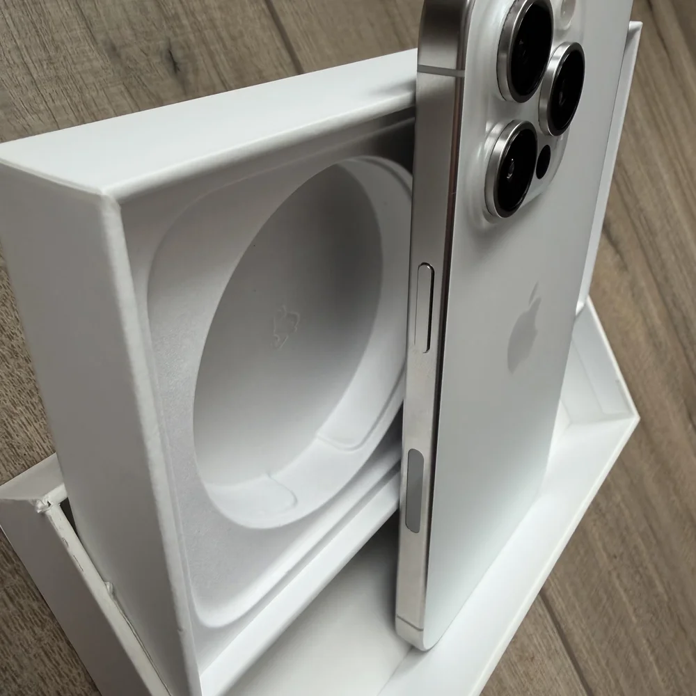 IPHONE 15 PRO MAX 256GB. iphone 15