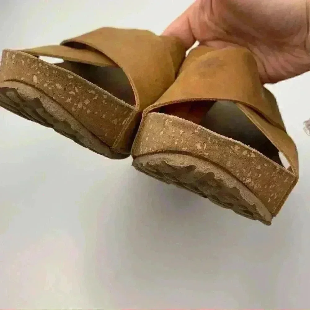 Cristina Francini sandals size 8.5 tan Italian leather chunky cork flatforms