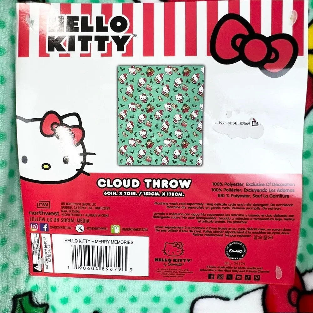 NWT Hello Kitty Cloud Throw Blanket Merry Memories Christmas Theme 60 in x 70 in