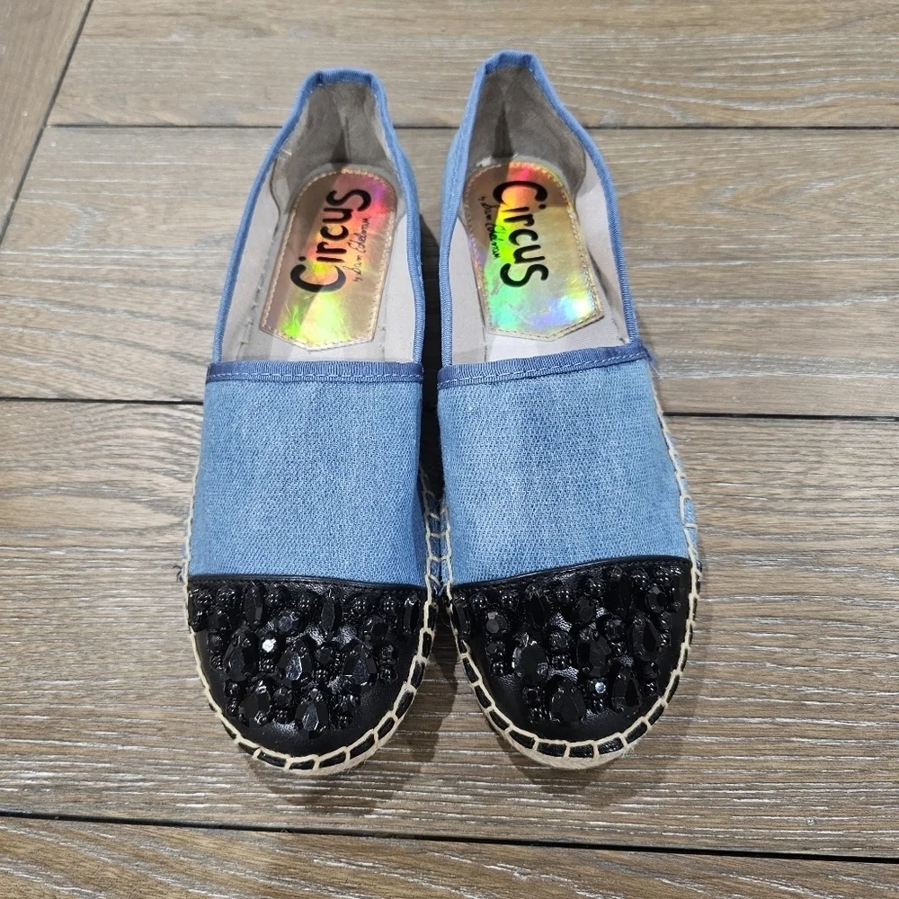 Circus by Sam Edelman made canvas fabric