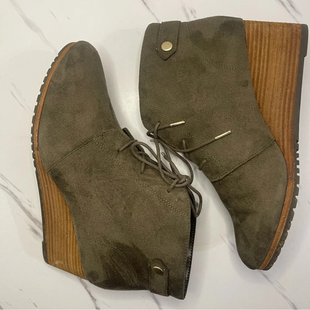 Dr. Scholls stylish olive