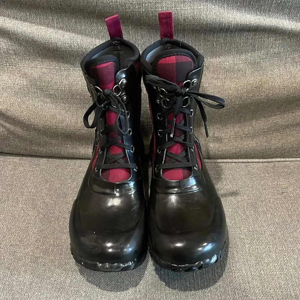 Bogs black red