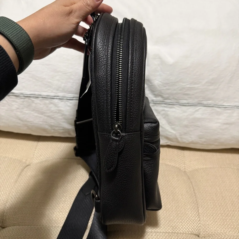 Coach 2drop bag closure