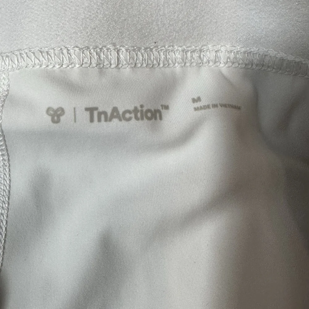 Aritzia tried but