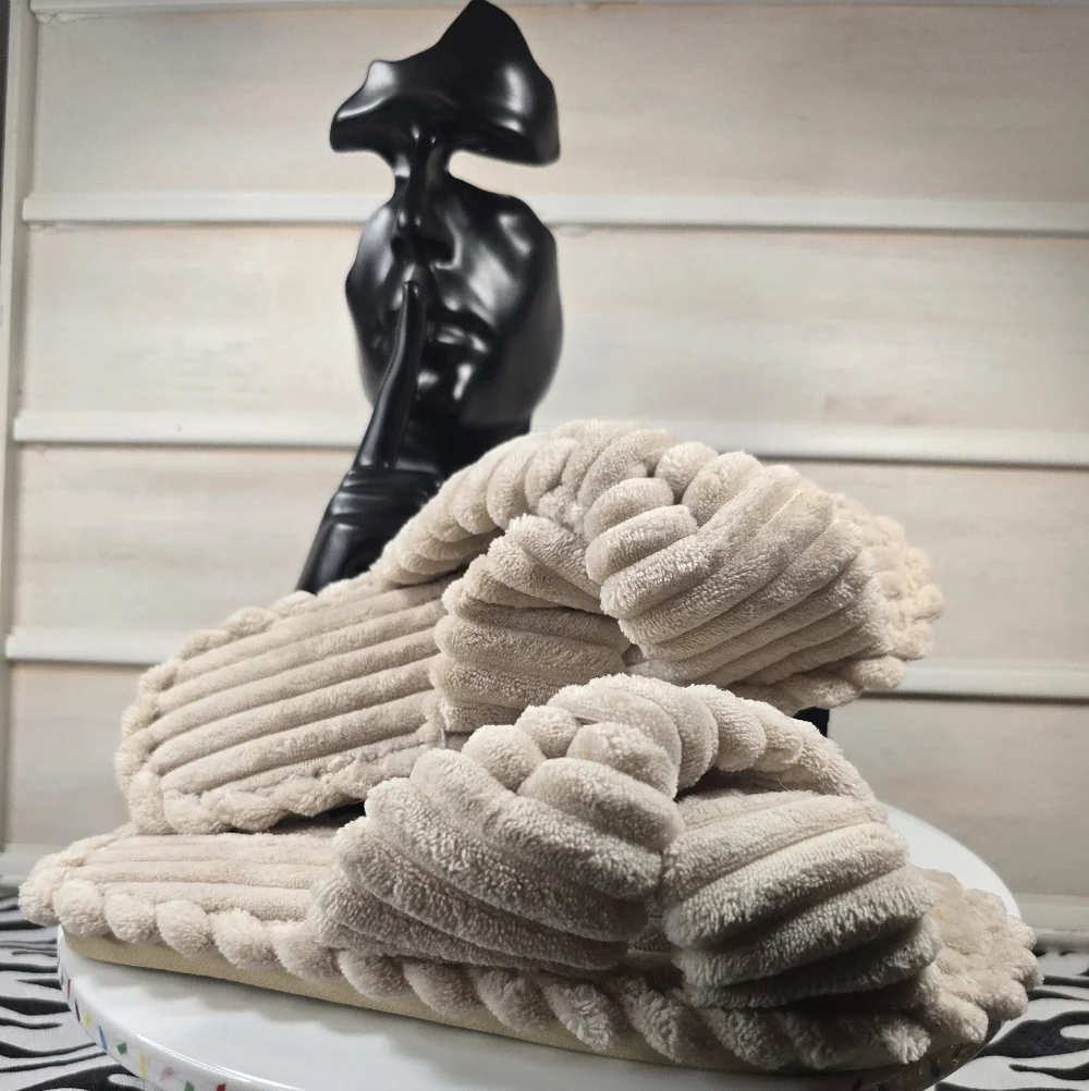 Luxurious Cream house slippers
