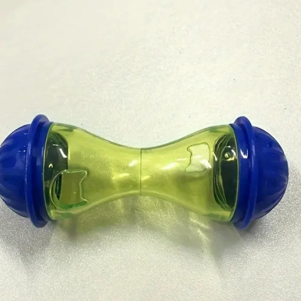 Shaking cat treat puzzle toy
