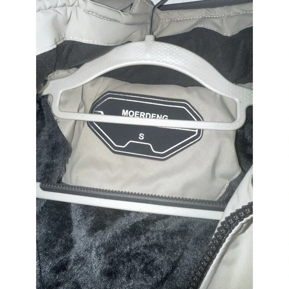 Moerdeng waterproof hooded