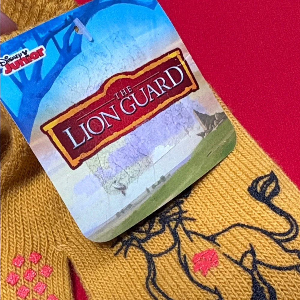 Disney toddler Lion Guard gloves. NWT!
