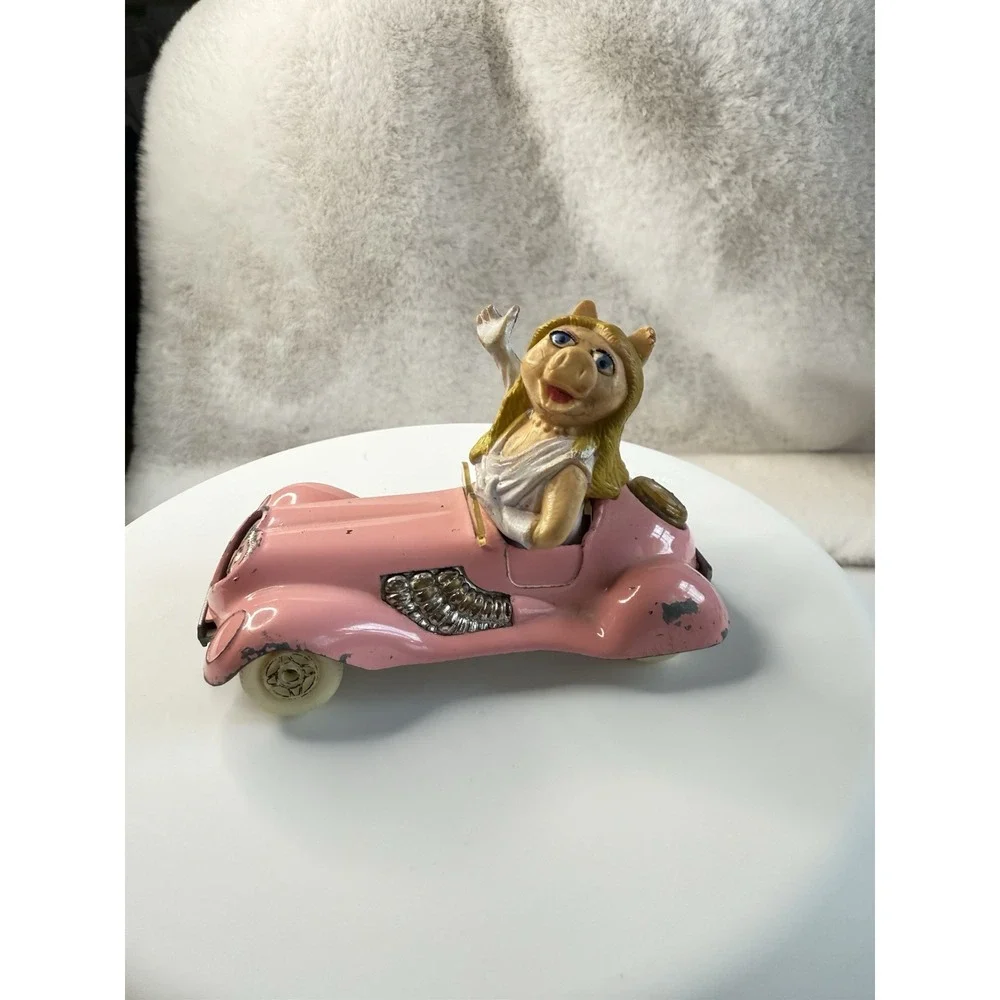 1979 Corgi Miss Piggy Pink Metal Car 4in Henson Assoc. Dlightly Different