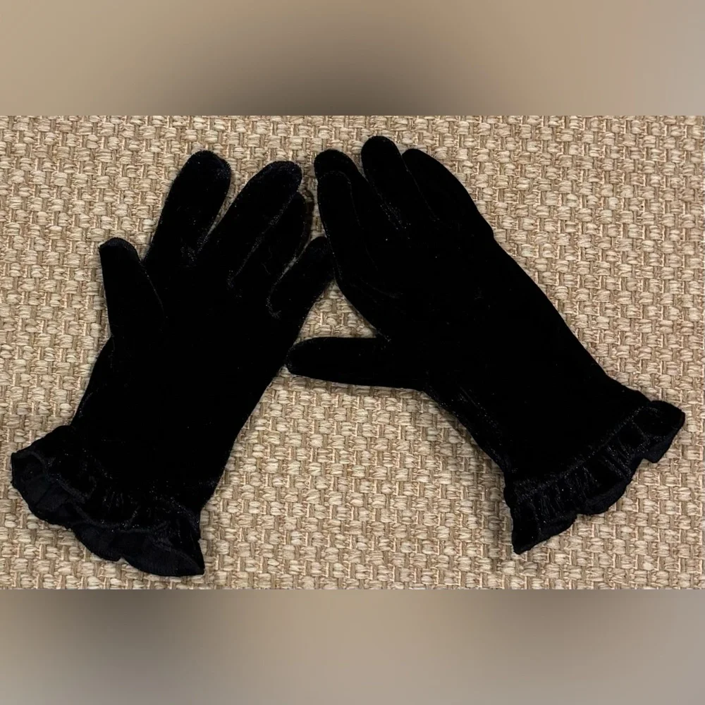 Elegant Black little Girl Gloves