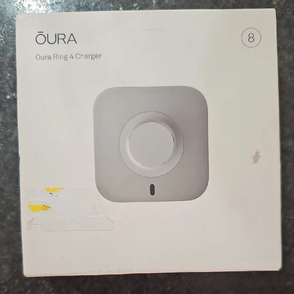 Oura Ring 4 Charging Dock in White
