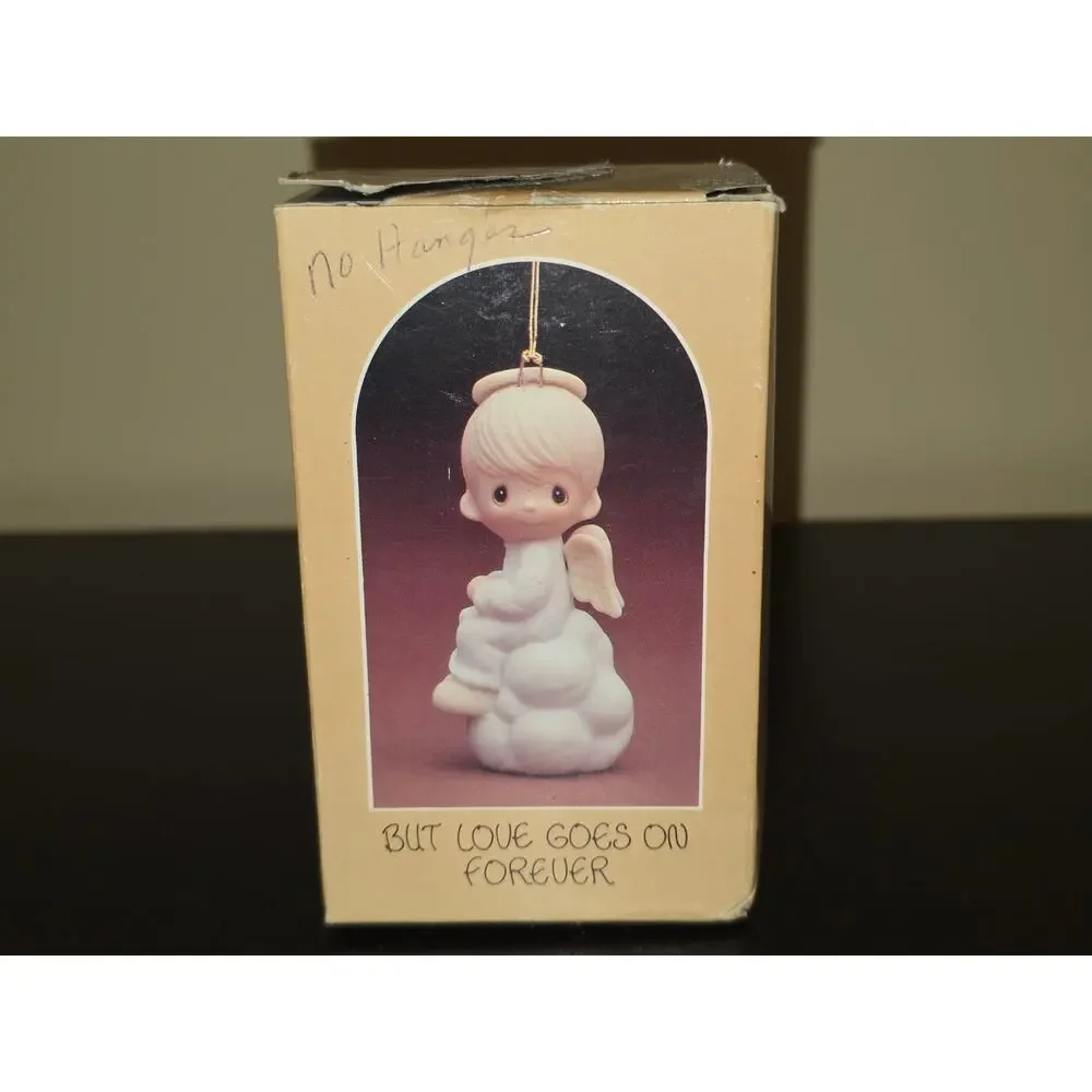 Precious Moments Angel Ornament “But Love Goes On Forever” 1980 Enesco E-5627