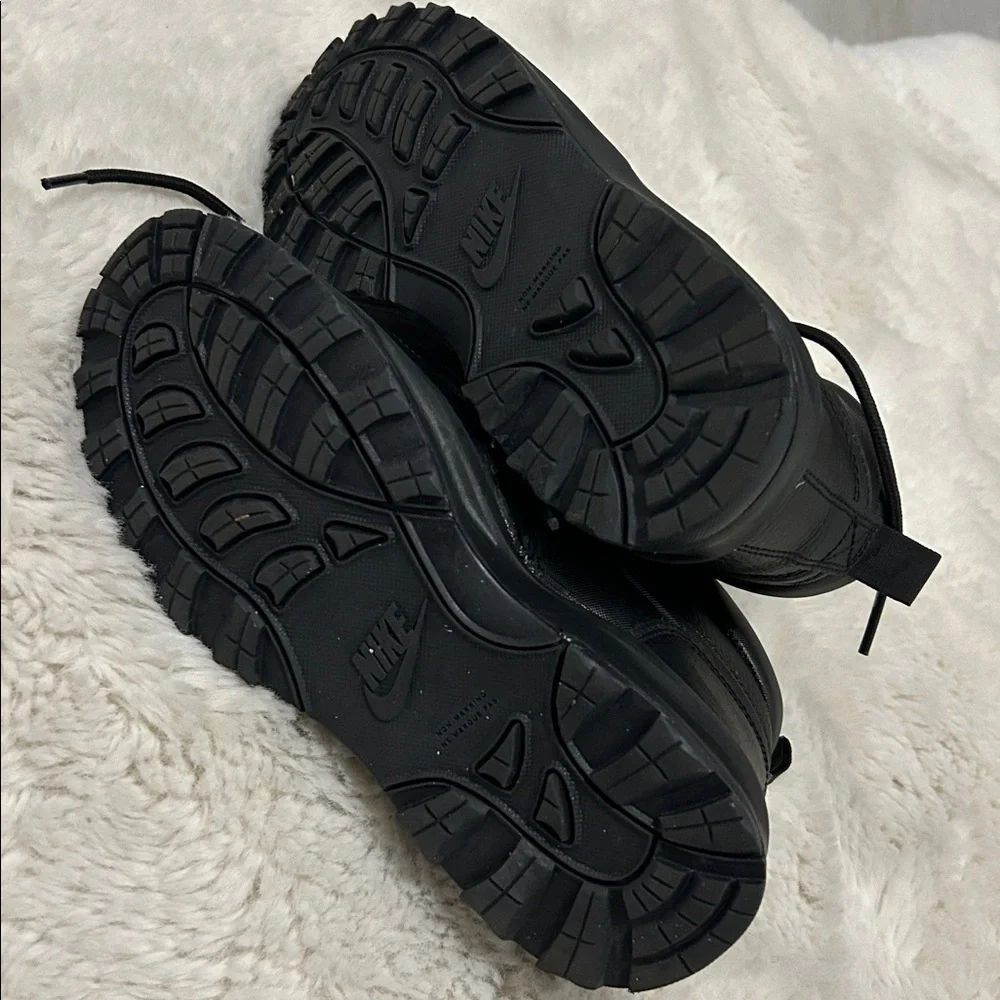 Nike description photos