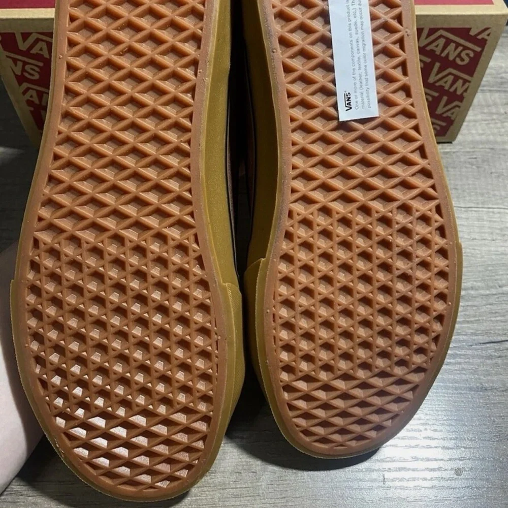 Vans brand lid