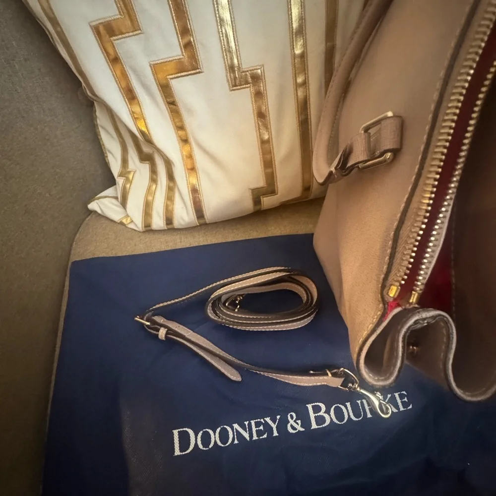 Dooney & Bourke Brown Leather Tote / NWOT