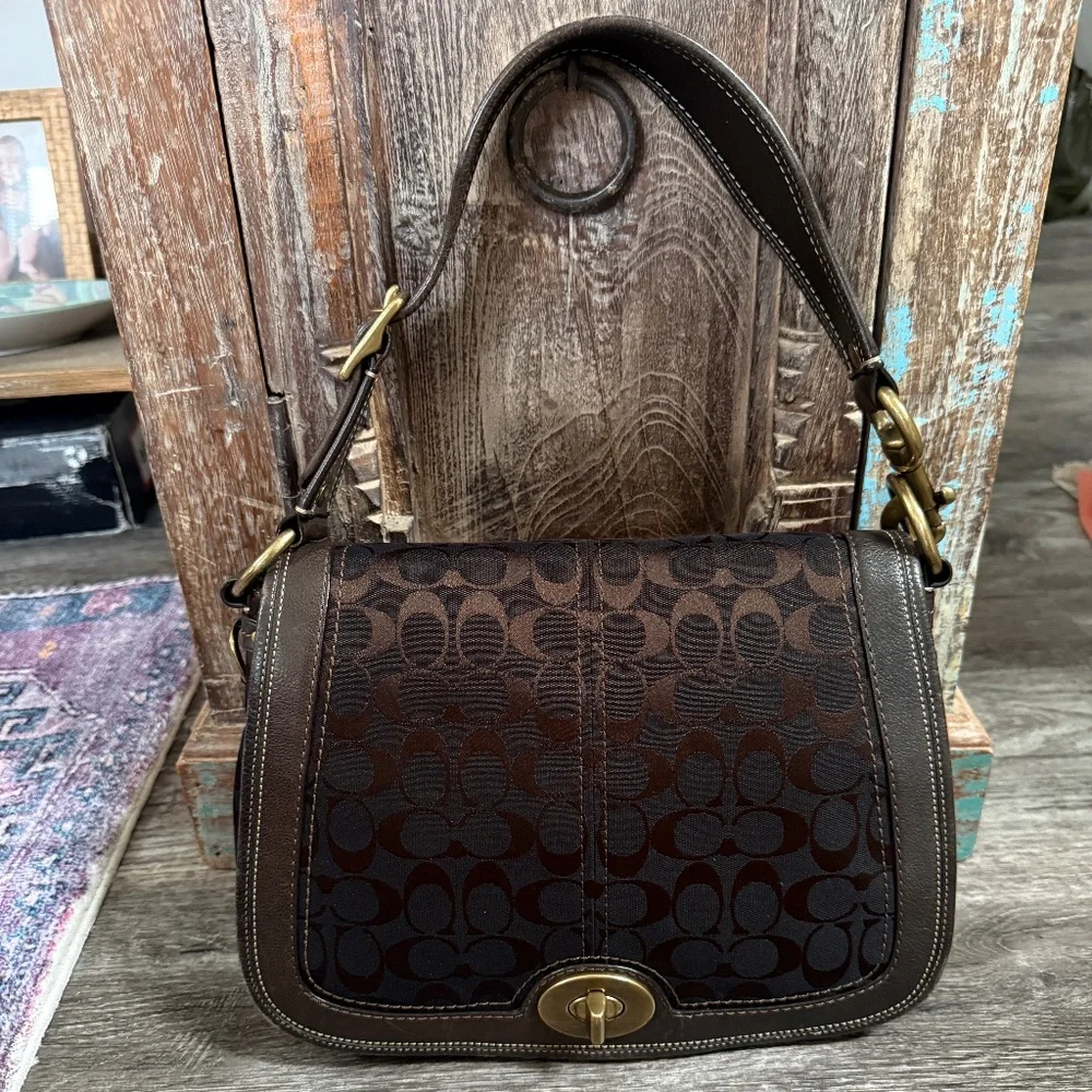 VINTAGE COACH CHOCOLATE BROWN SADDLE BAG