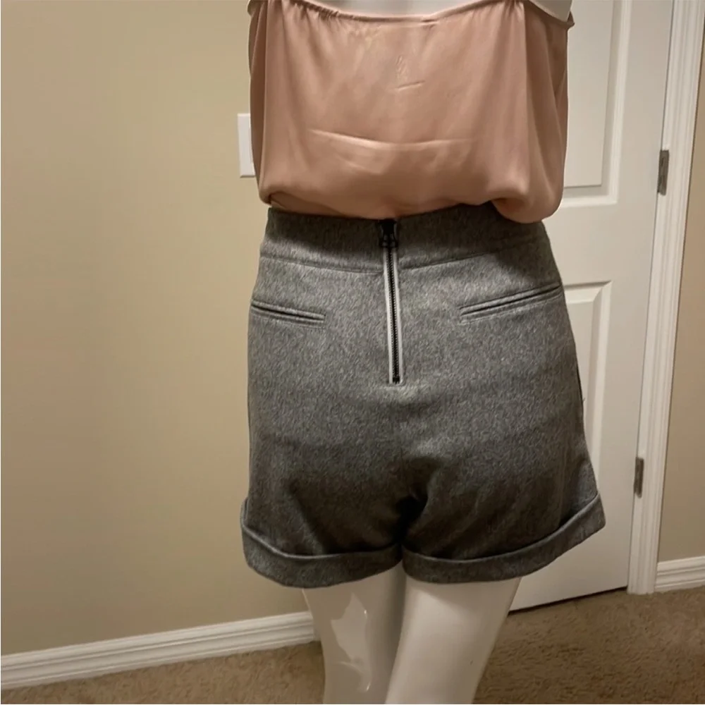 Alice + Olivia Felt Wool Pleated Cuff Shorts Exposed Zip Back High Waist NWOT 6