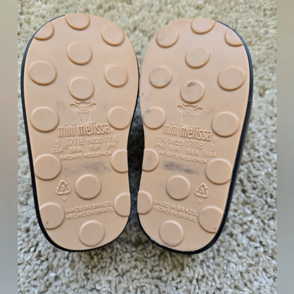 Bundle of 3 pairs of baby shoes