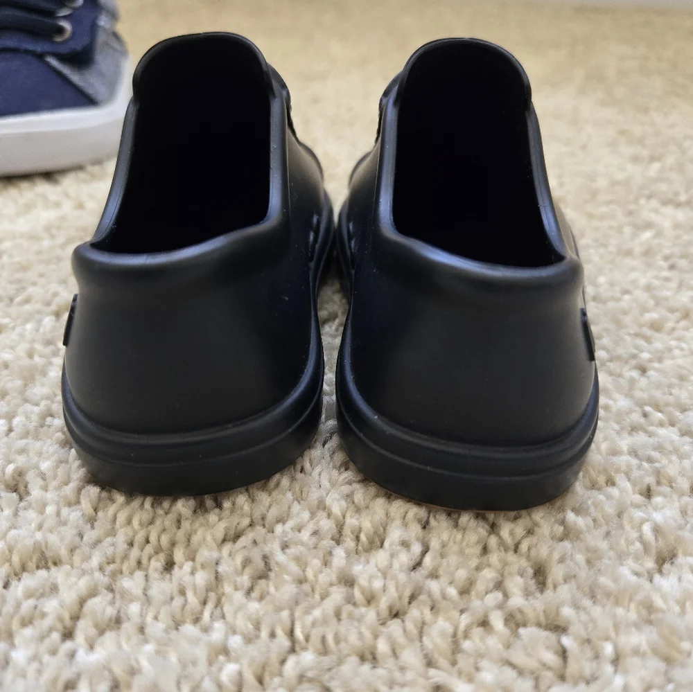 Bundle of 3 pairs of baby shoes