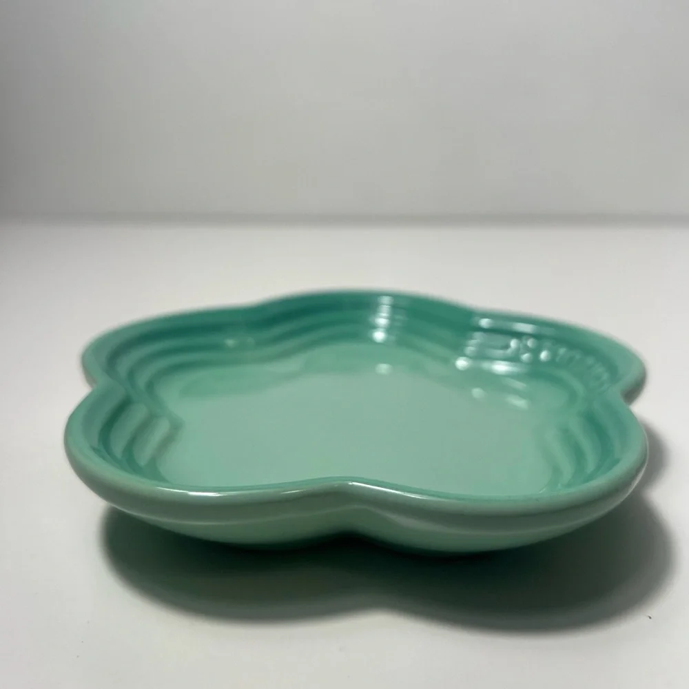 Le Creuset description add