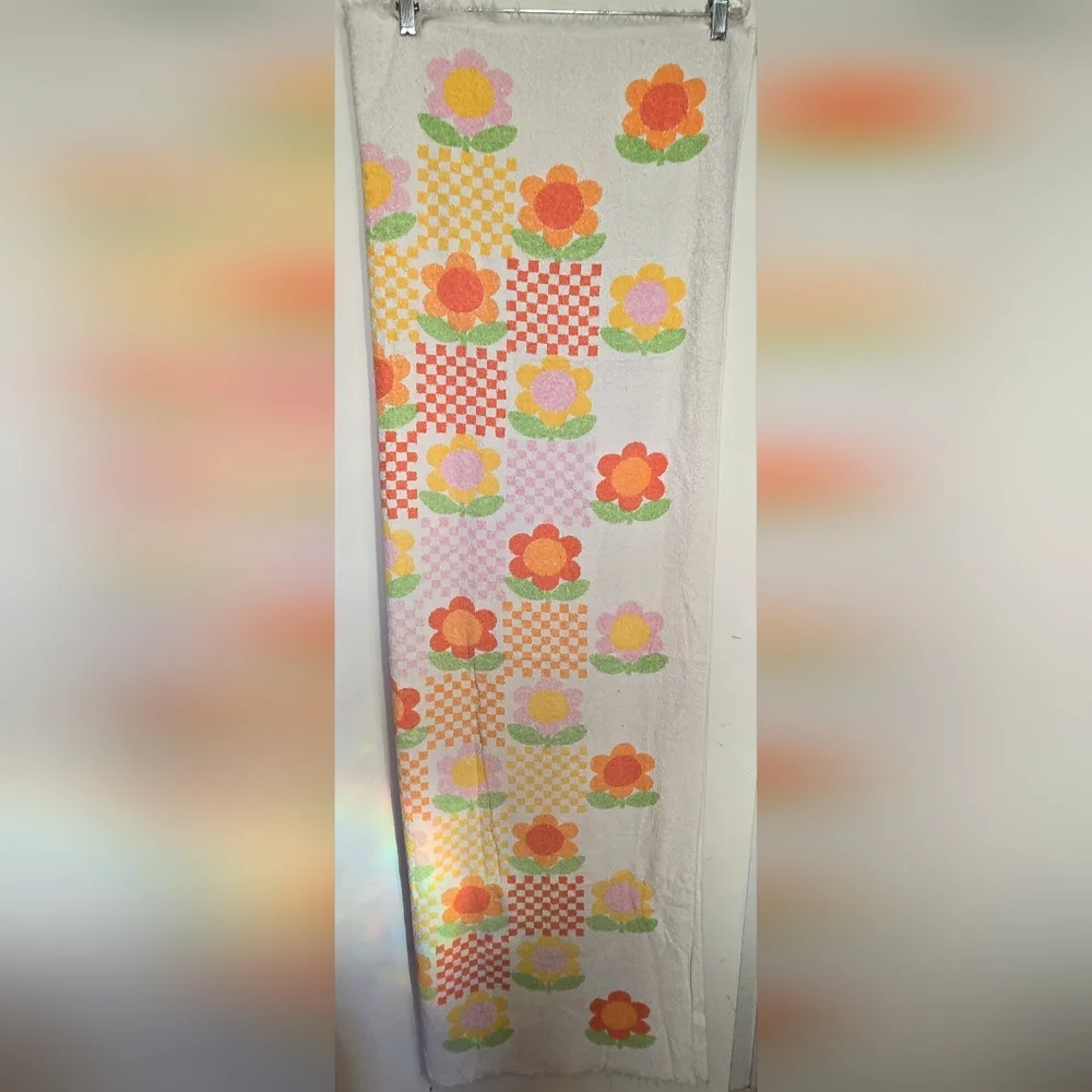 Vintage Flower Checkered Abstract Print Towel