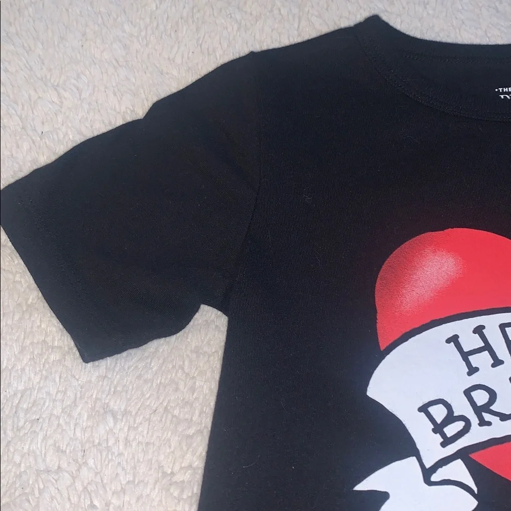 The Children's Place Black Heart Breaker T-shirt EUC 4T