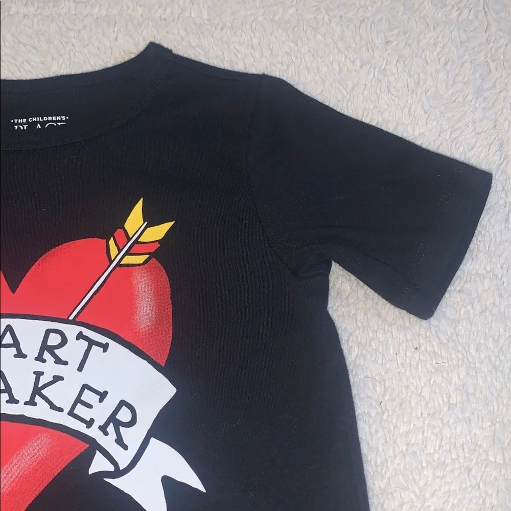 The Children's Place Black Heart Breaker T-shirt EUC 4T