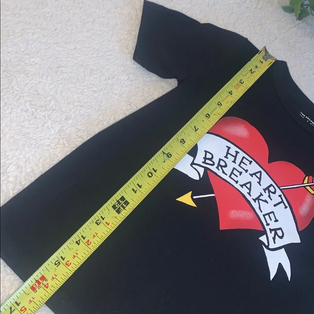 The Children's Place Black Heart Breaker T-shirt EUC 4T