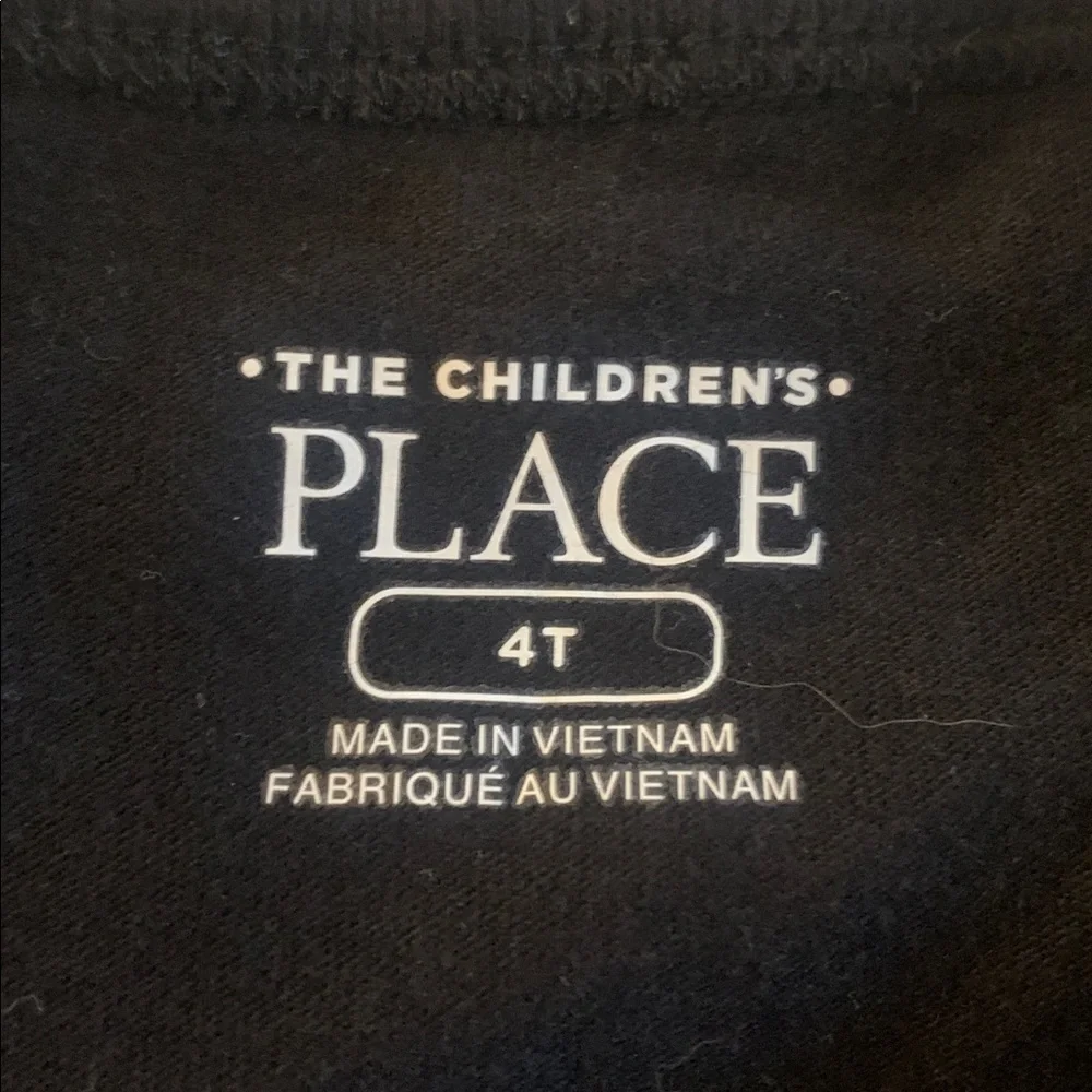 The Children's Place Black Heart Breaker T-shirt EUC 4T