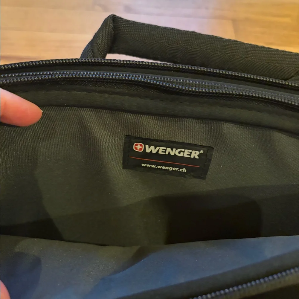 Wenger sleek durable