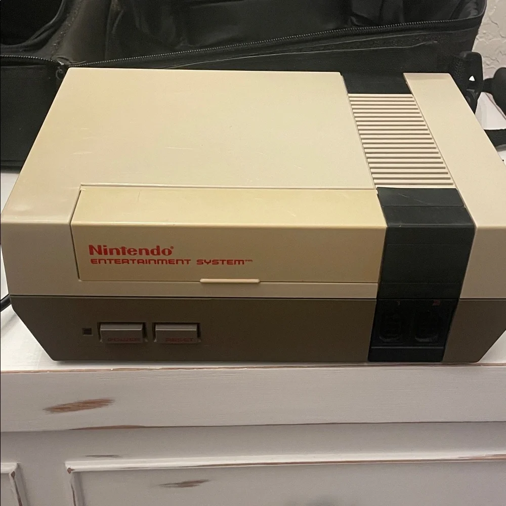 Nintendo Entertainment System - Beige and Black Console