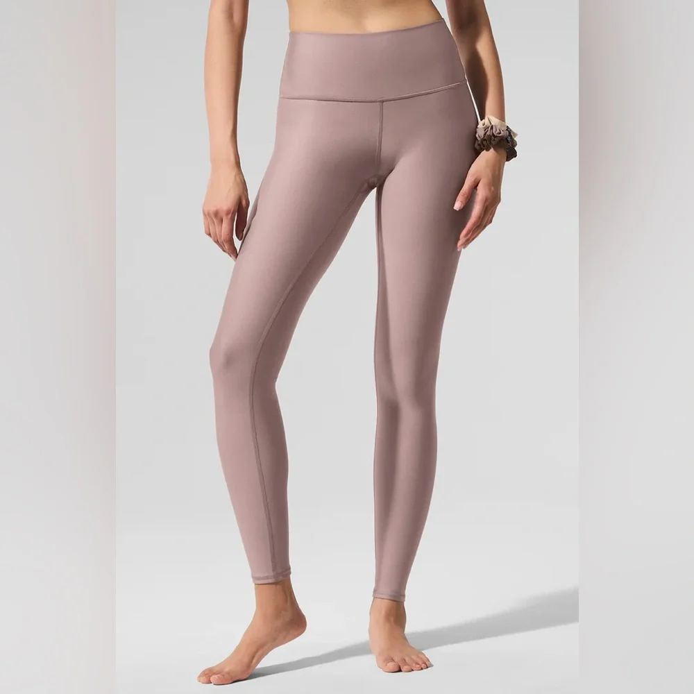 ALO Yoga sleek stylish