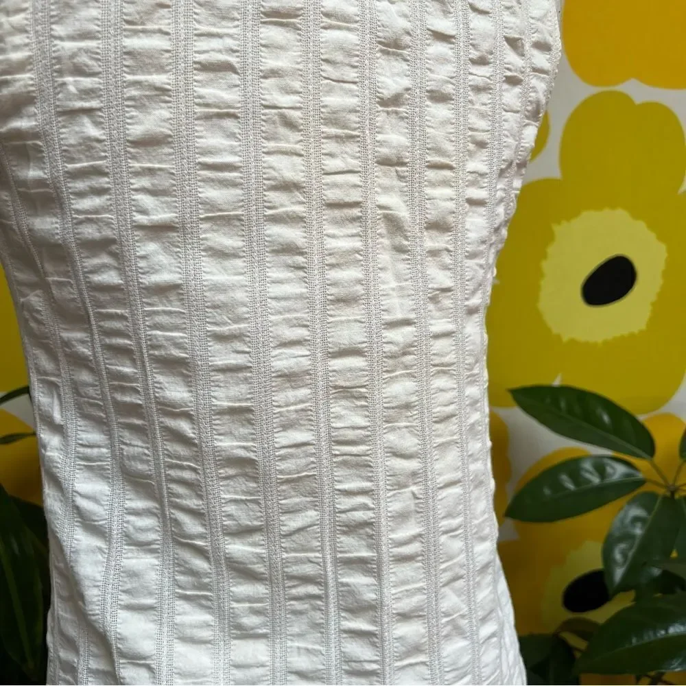 Vintage 1960s Bobbie Brooks Ivory Crochet Embroidered Pleated Sleeveless Blouse