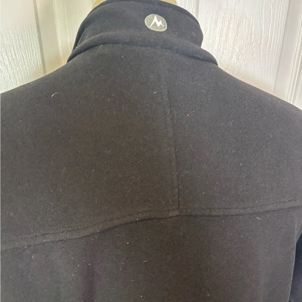 Marmot Men's Black 1/2 zip pullover jacket