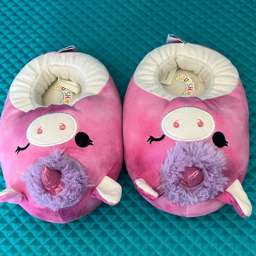 Squishmallows girls lola