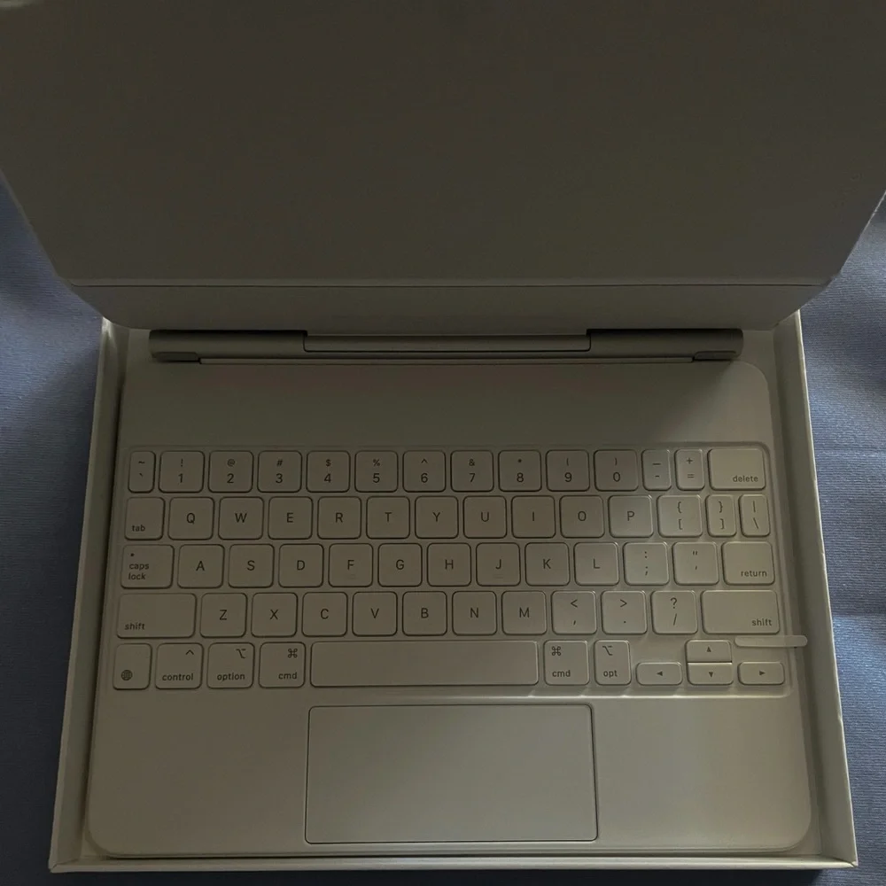 Apple elegant magic